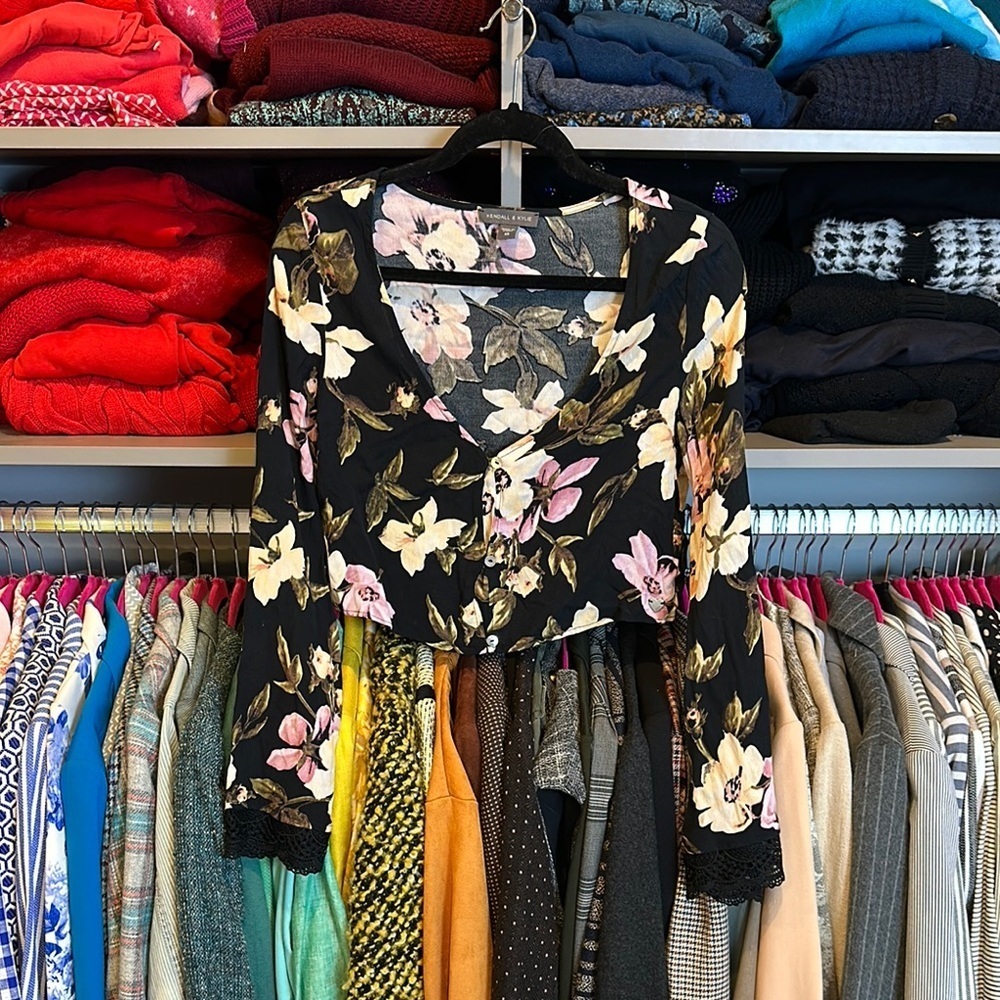 Kendall & Kylie black/purple/orange floral print long sleeve v neck top size XS